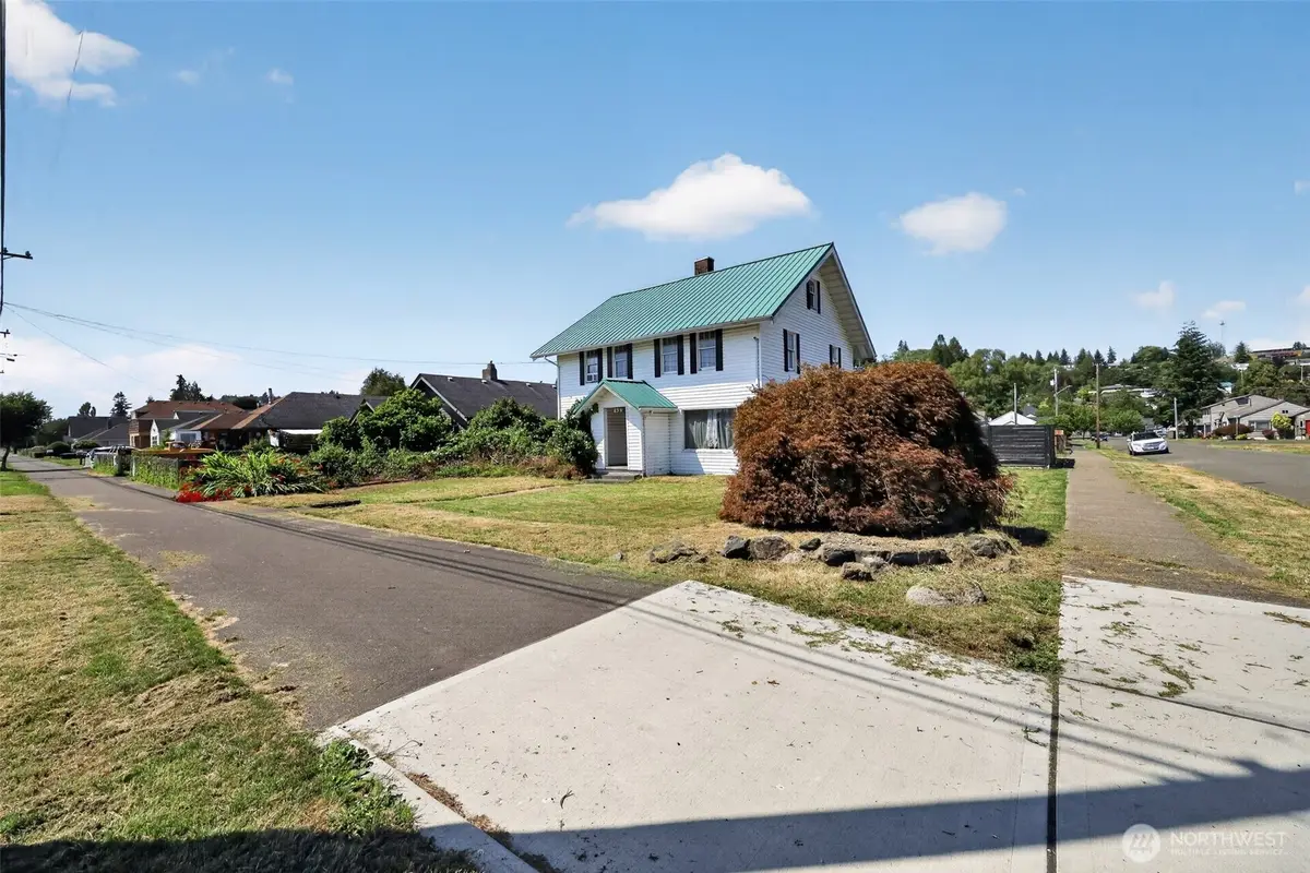 255 Emerson Avenue, Hoquiam, WA 98550 - #1
