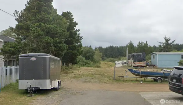 320 12th N, Long Beach, WA 98631