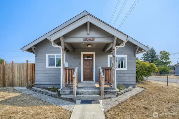 7047 S Warner Street, Tacoma, WA 98409