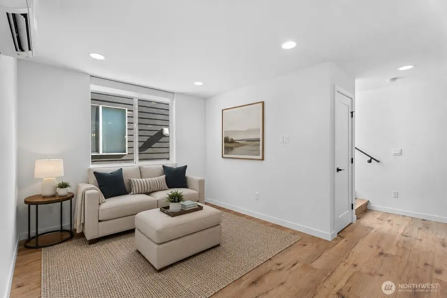 11824 31st Place Ne, Seattle, WA 98125 - #2