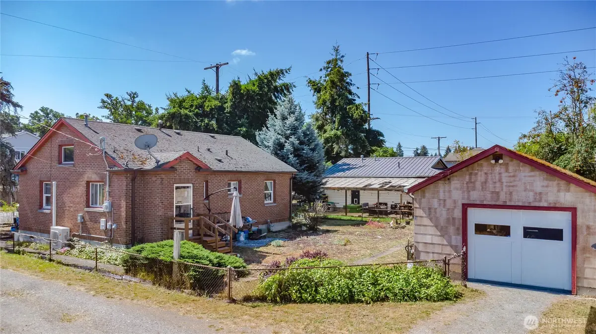303 3rd Street Ne, Yelm, WA 98597 - #1