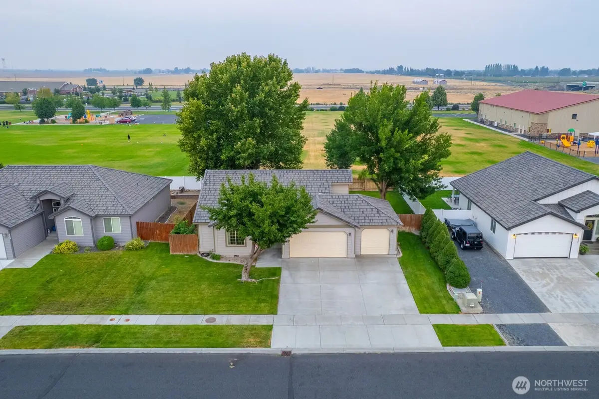 211 E Inglewood Drive, Moses Lake, WA 98837 - #1
