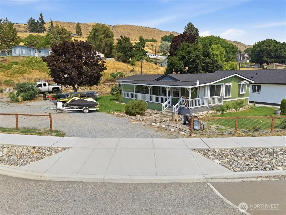 634 Warren Avenue W, Pateros, WA 98846 - #1