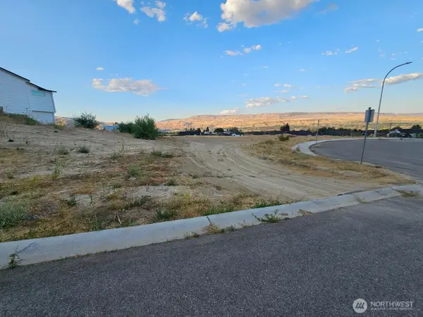 974 Spring Mountain Drive #32, Wenatchee, WA 98801