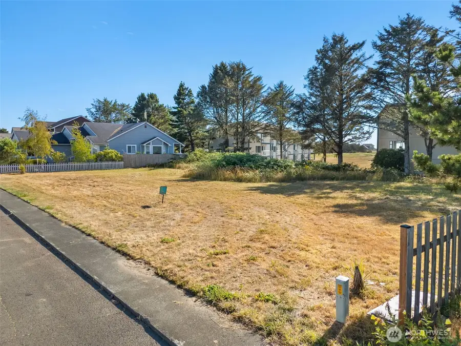 2701 Sea Crest Avenue N #8, Long Beach, WA 98631 - #3