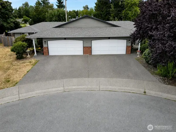 5411 99th Place Ne #A/B, Marysville, WA 98270