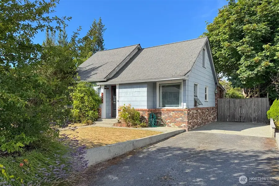 519 W 15th Street, Port Angeles, WA 98362 - #2