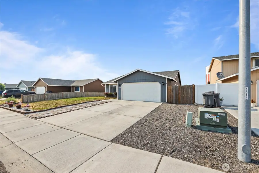 1355 E Birch Street, Othello, WA 99344 - #3