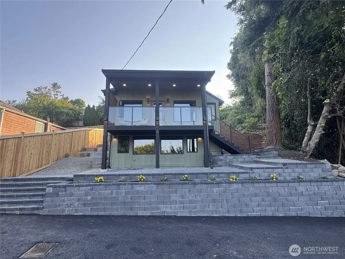 4015 Burton Place W, Seattle, WA 98199 - #1