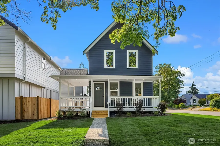 2402 Cleveland Avenue #A, Everett, WA 98201 - #3