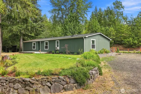 190 E Rasor Place, Belfair, WA 98528