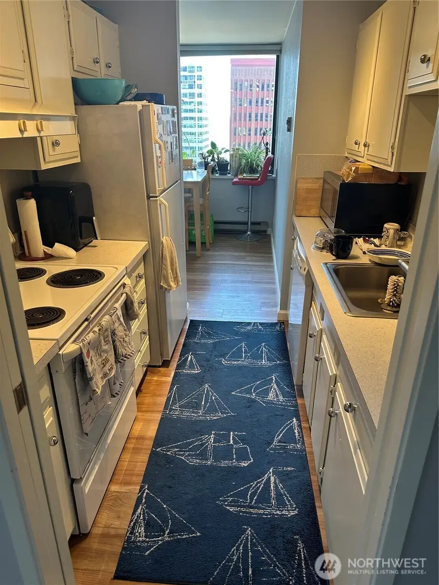 2100 3rd Avenue #1401, Seattle, WA 98121 - #3