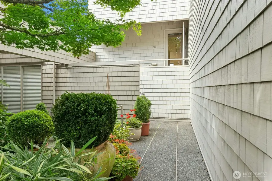 601 Winslow Way W, Bainbridge Island, WA 98110 - #3