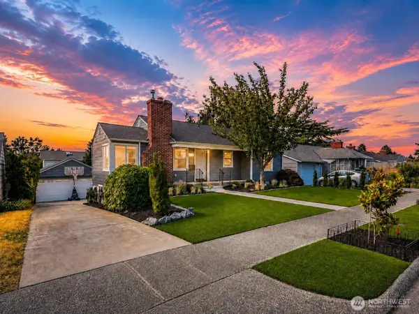 5717 59th Avenue Ne, Seattle, WA 98105