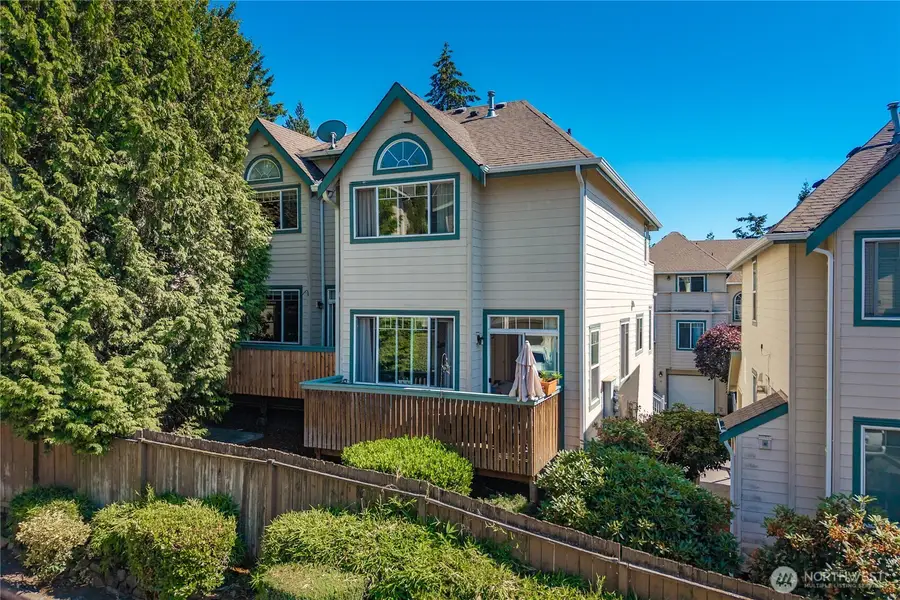 821 Sunset Boulevard Ne #F1, Renton, WA 98056 - #2