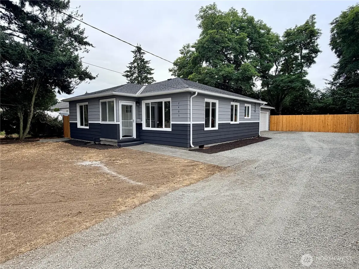 2405 NE 10th Street, Renton, WA 98056 - #1