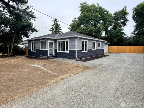 2405 NE 10th Street, Renton, WA 98056