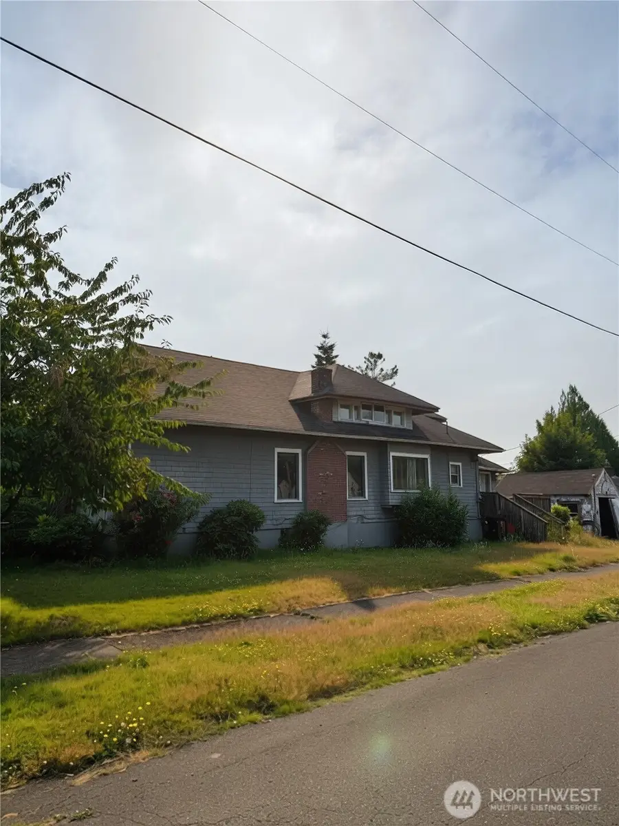906 Maple Street, Hoquiam, WA 98550 - #2