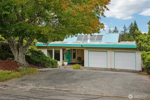 1027 Crestwood Lane, Fircrest, WA 98466