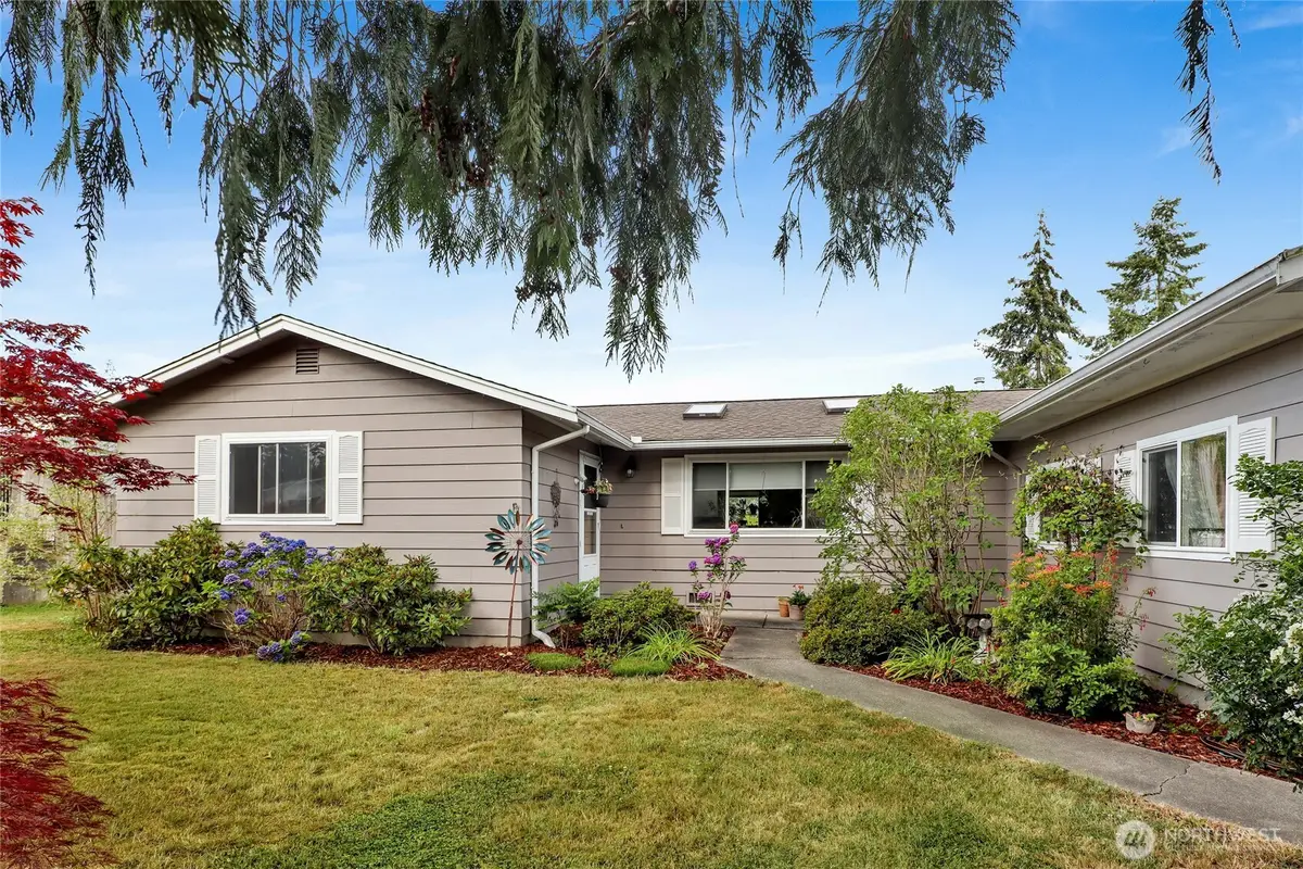 2413 N 18th Place, Mount Vernon, WA 98273 - #1