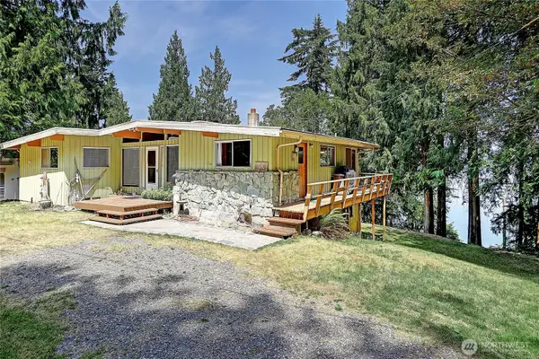 1351 Steffen Place, Camano Island, WA 98282