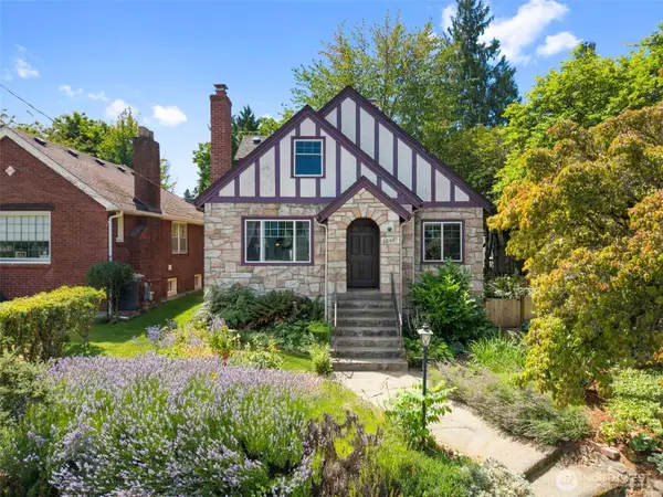 1047 NE 98th Street, Seattle, WA 98115