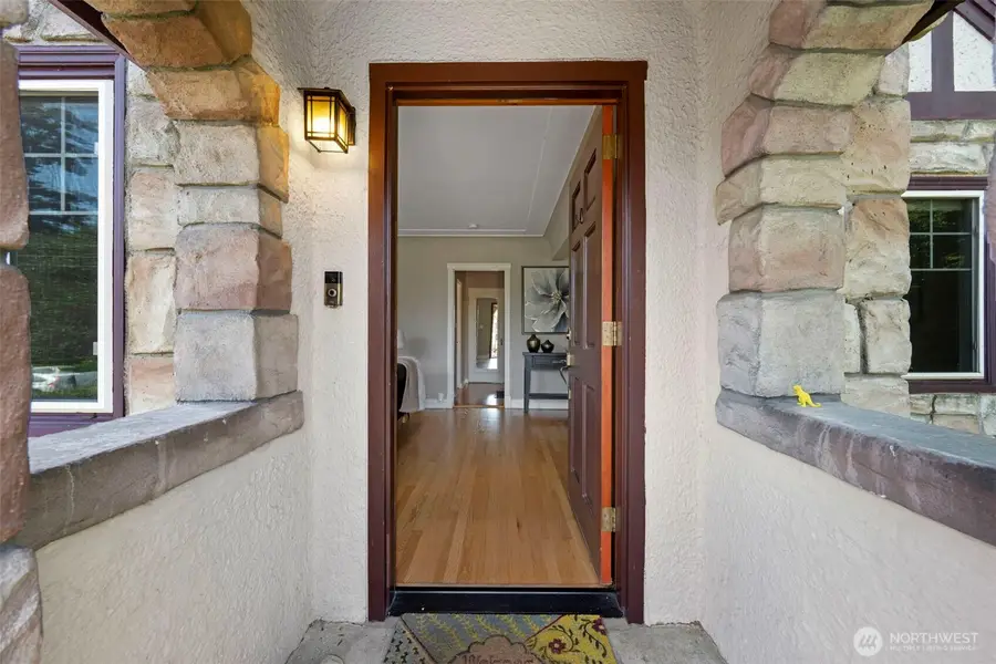 1047 NE 98th Street, Seattle, WA 98115 - #3
