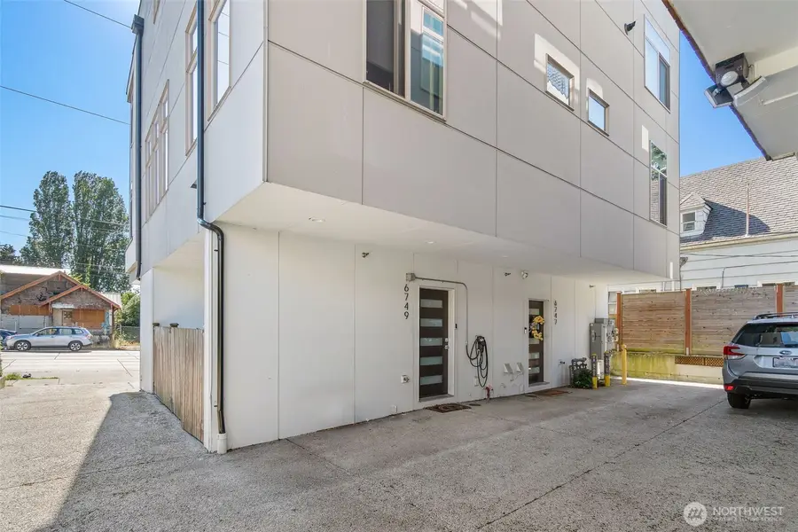6747 15th Avenue Nw, Seattle, WA 98117 - #3