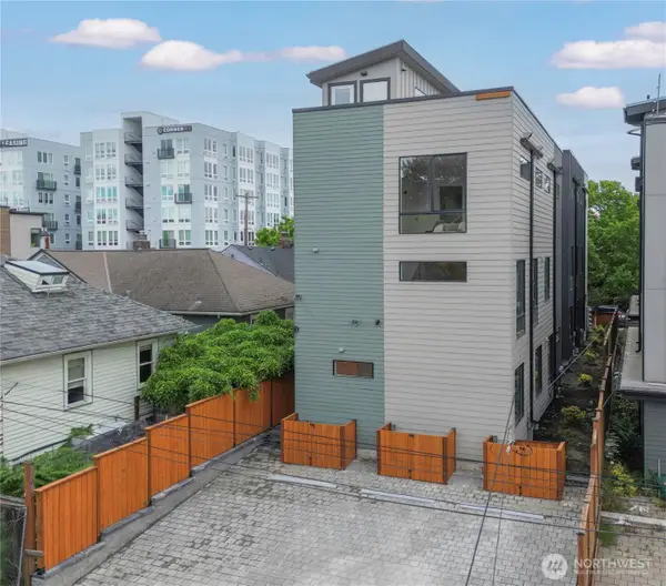 6223 9th Avenue Ne, Seattle, WA 98115