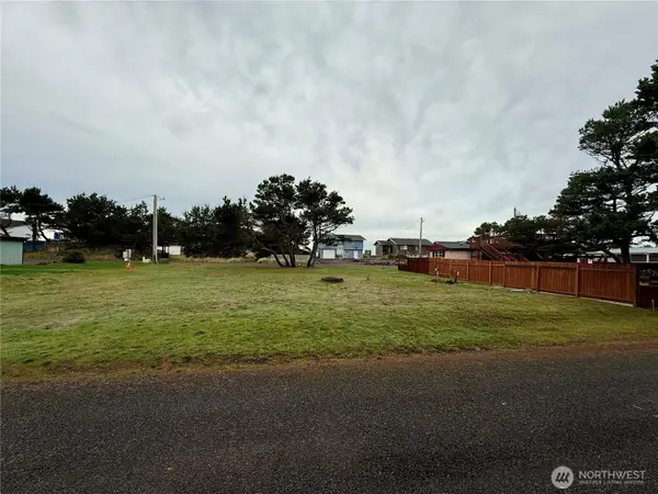 29528 G Street #14, Ocean Park, WA 98640
