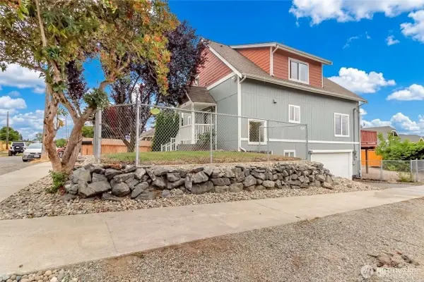 3565 E M Street, Tacoma, WA 98404