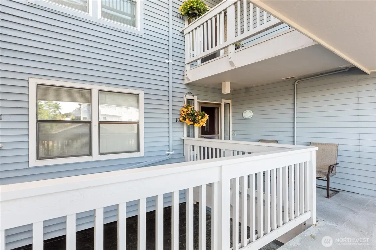 651 SE Bayshore Drive #C102, Oak Harbor, WA 98277 - #1