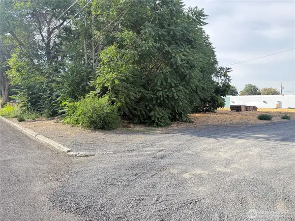 0 6th Avenue Sw #E50' Lt 14-16, 1/2 vac alley, Ephrata, WA 98823