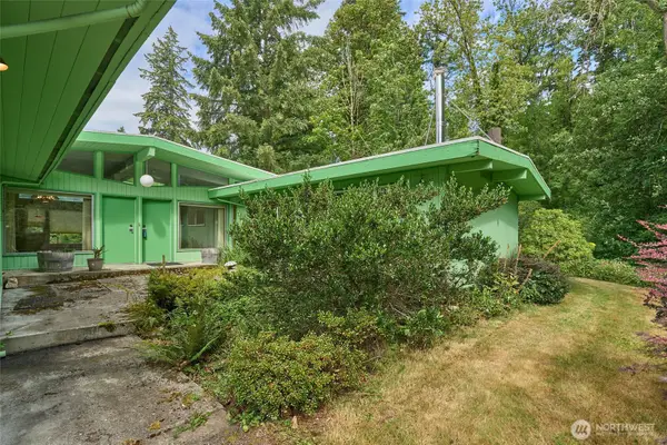 8209 144th Place Se, Newcastle, WA 98059