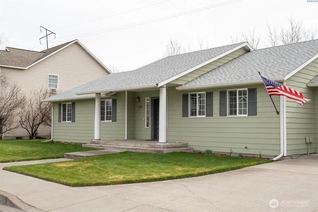 604 SE Mockingbird, College Place, WA 99324 - #1