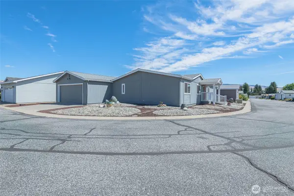 1708 Twin Peaks Drive #84, Wenatchee, WA 98801