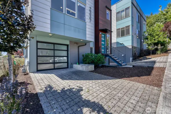 2337 W Plymouth Street, Seattle, WA 98199