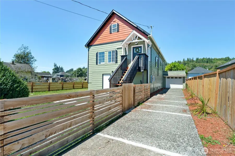 2415 Pacific Avenue, Hoquiam, WA 98550 - #2