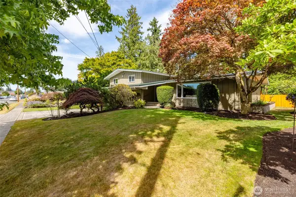 300 Claremont Place, Mount Vernon, WA 98274