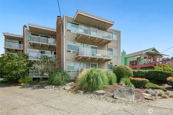 2514 57th Avenue Sw #203, Seattle, WA 98116