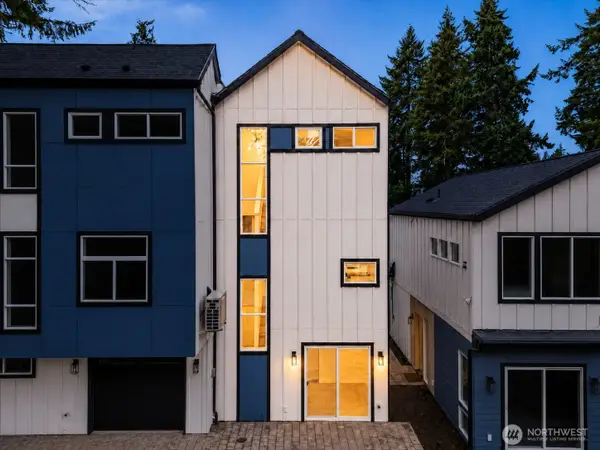 14308 Roslyn Place N, Seattle, WA 98133