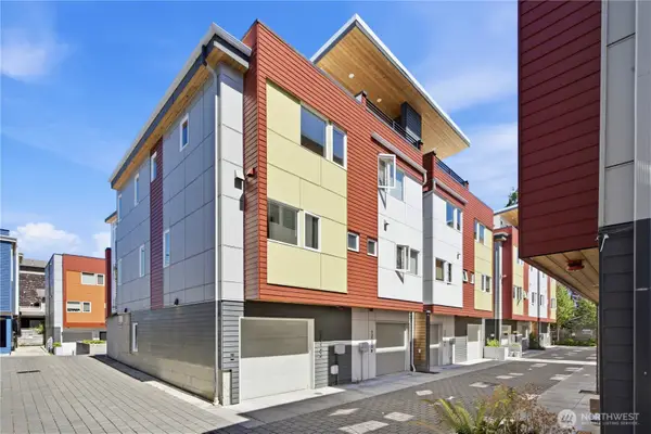 12516 15th Avenue Ne #A, Seattle, WA 98125