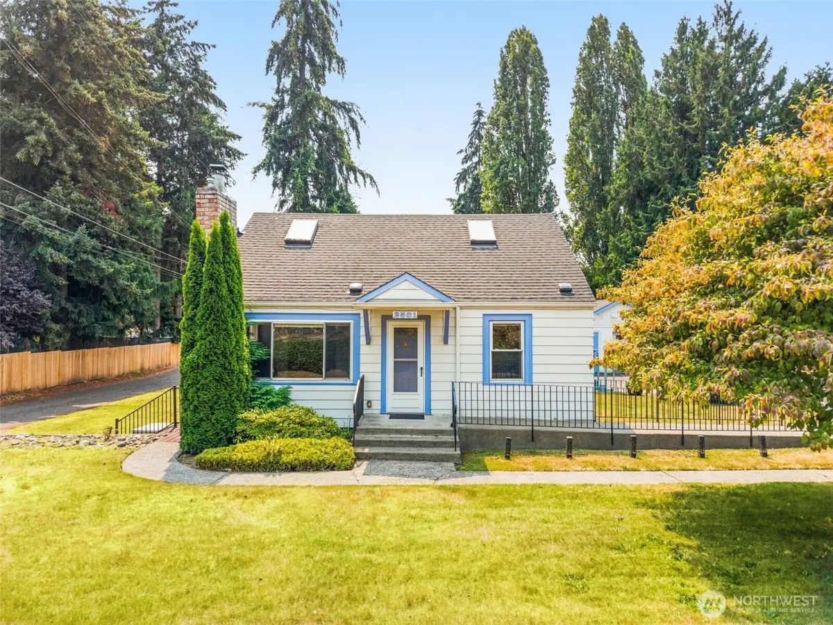 2501 SW 112th Street, Seattle, WA 98146 - #1