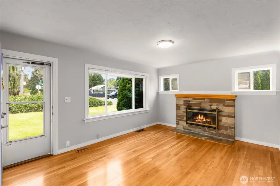 2501 SW 112th Street, Seattle, WA 98146 - #3