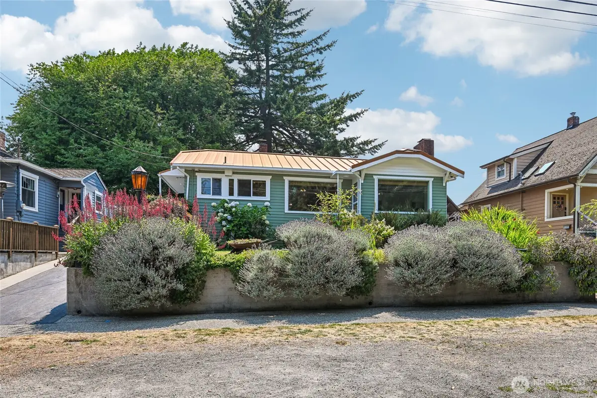 5017 SW Grayson Street, Seattle, WA 98116 - #1