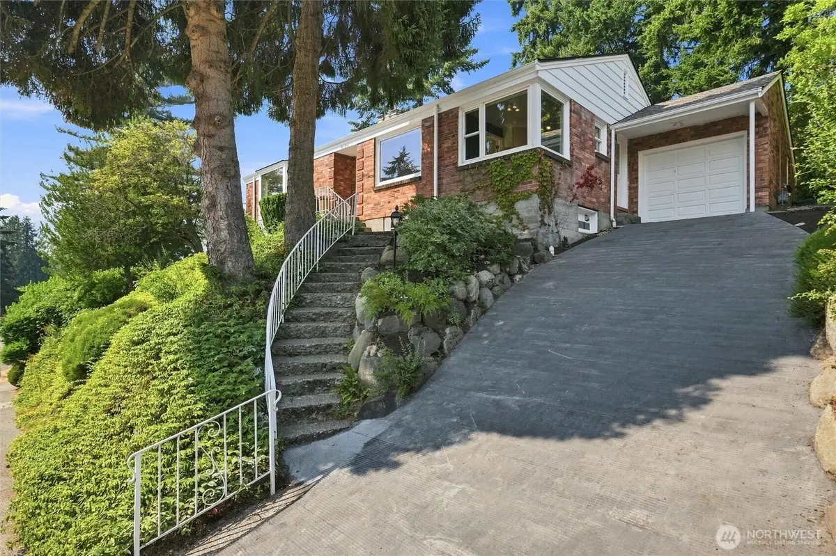 4806 Purdue Avenue Ne, Seattle, WA 98105 - #1