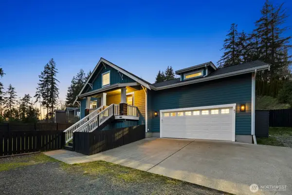 61 E Channel Drive, Allyn, WA 98524