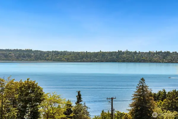 8443 NE 6th Street, Medina, WA 98039