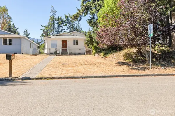 1206 W 15th Street, Port Angeles, WA 98363
