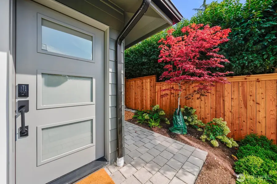 6030 41st Avenue Ne, Seattle, WA 98115 - #3